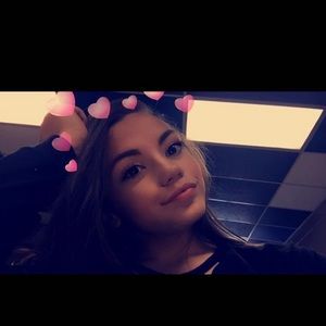 Meet your Posher, Chloe